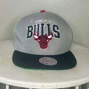 Mitchell & Ness NBA Chicago Bulls Gray Snapback Cap